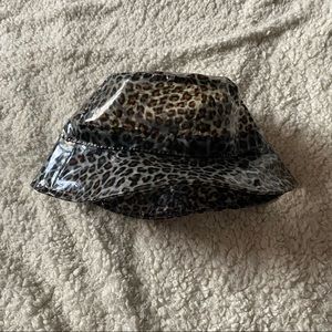 Zara bucket hat